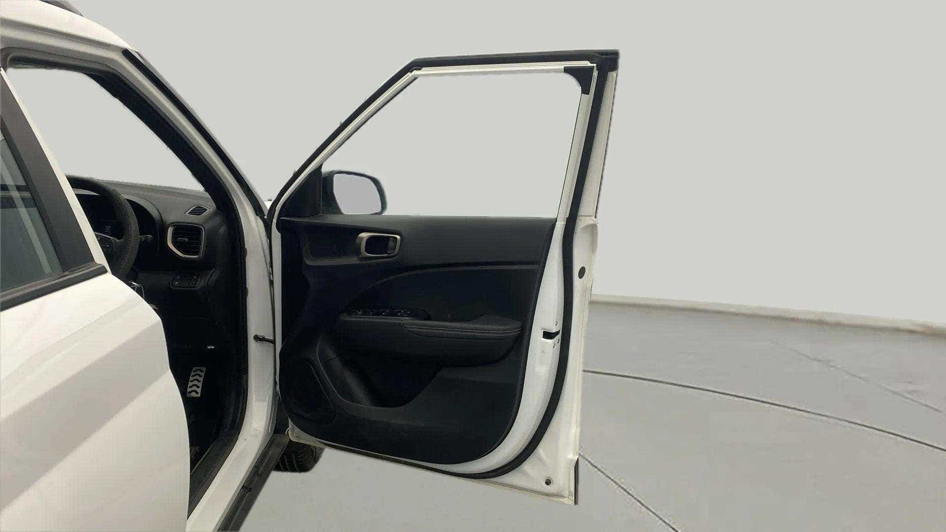 Driver side door of a Hyundai Venue