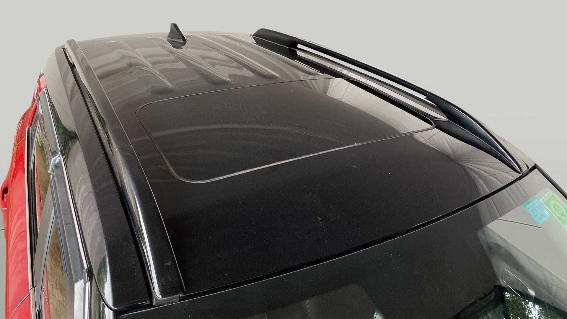 Sunroof and roof rails of a Hyundai Venue