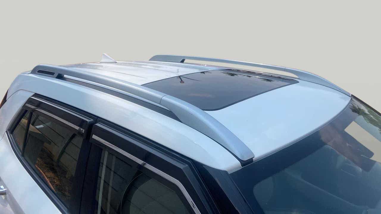 Sunroof and roof rails of a Hyundai Venue