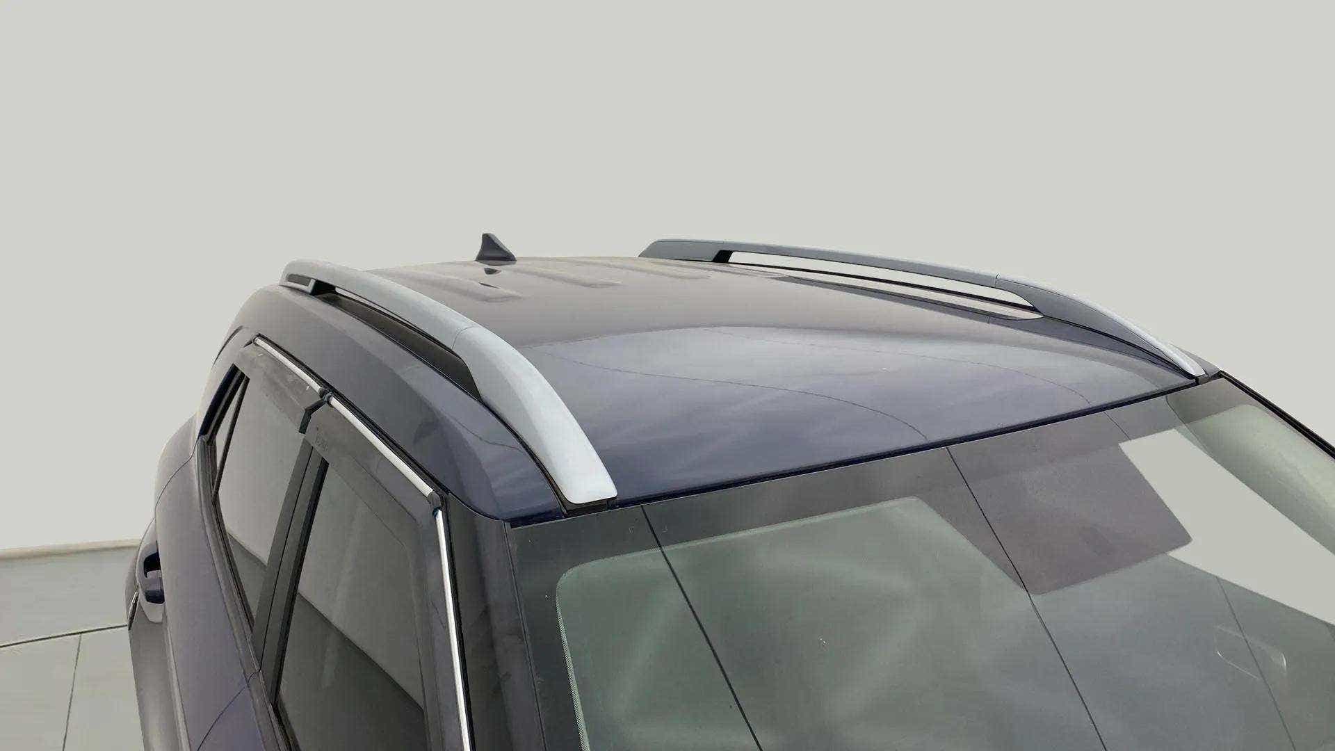 Roof rail close-up of a Hyundai Venue