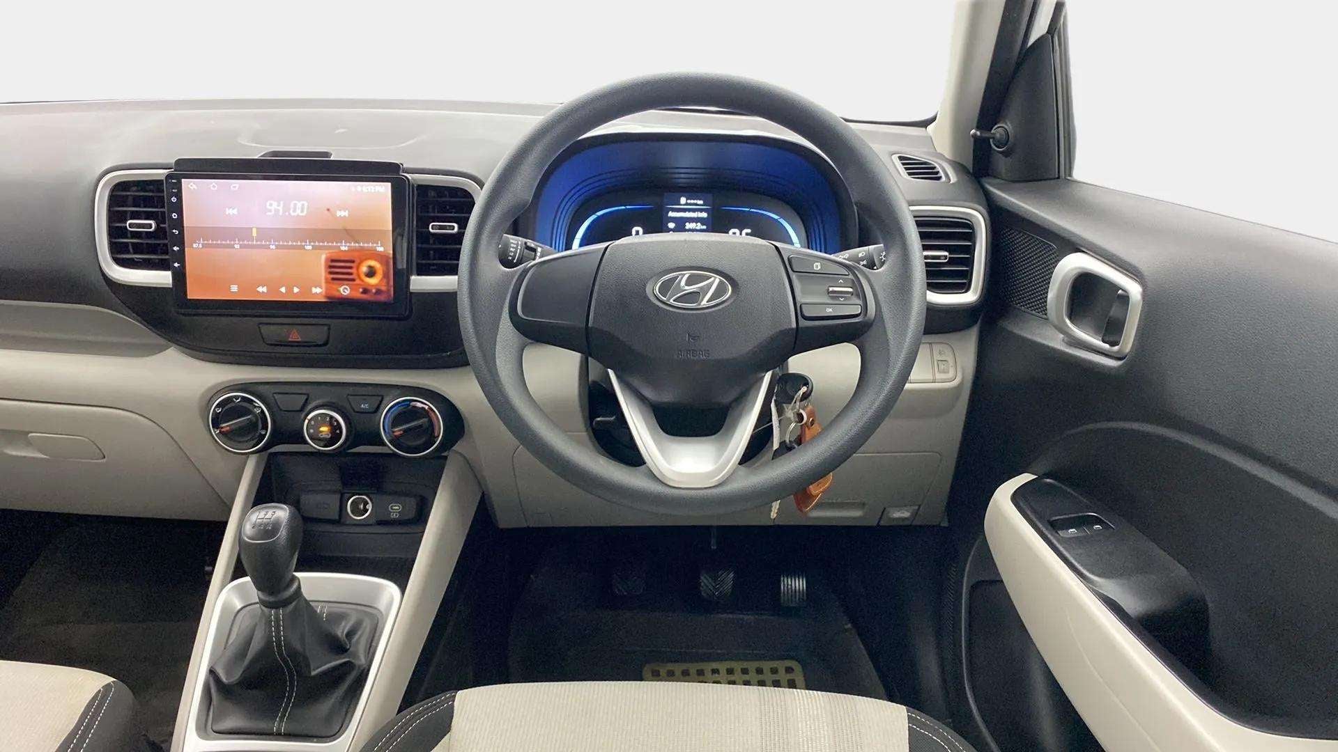 Dashboard and steering wheel of a Hyundai Venue