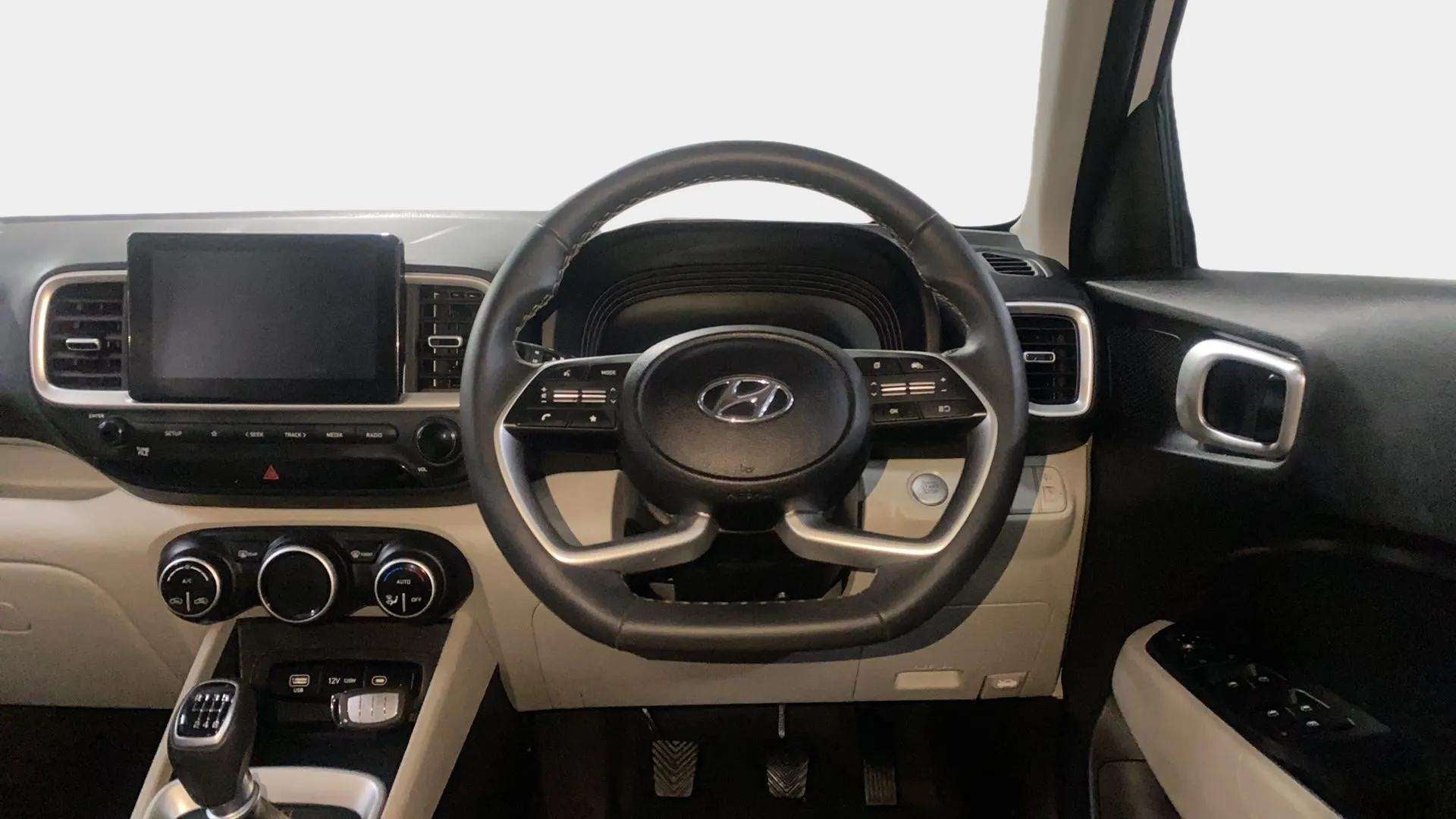 Dashboard and steering wheel of a Hyundai Venue