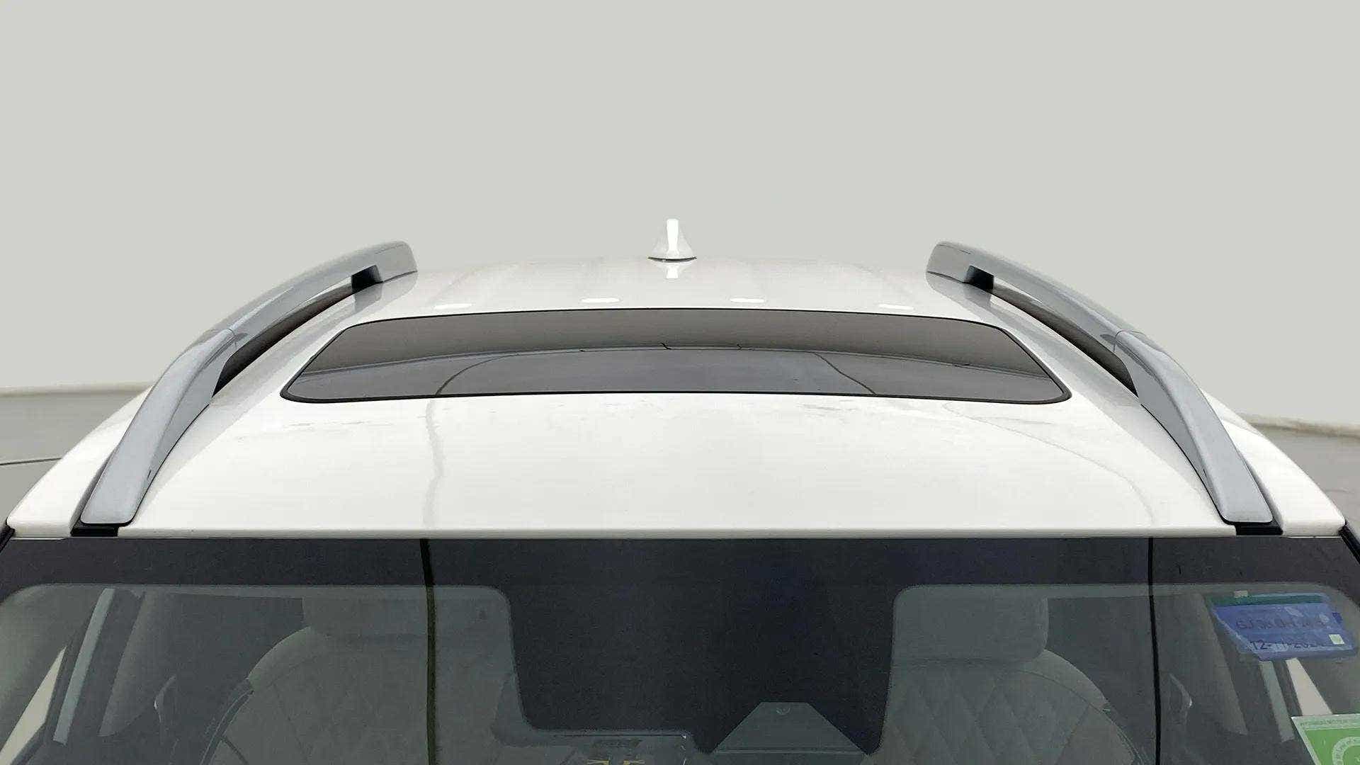 Sunroof and roof rails of a Hyundai Venue