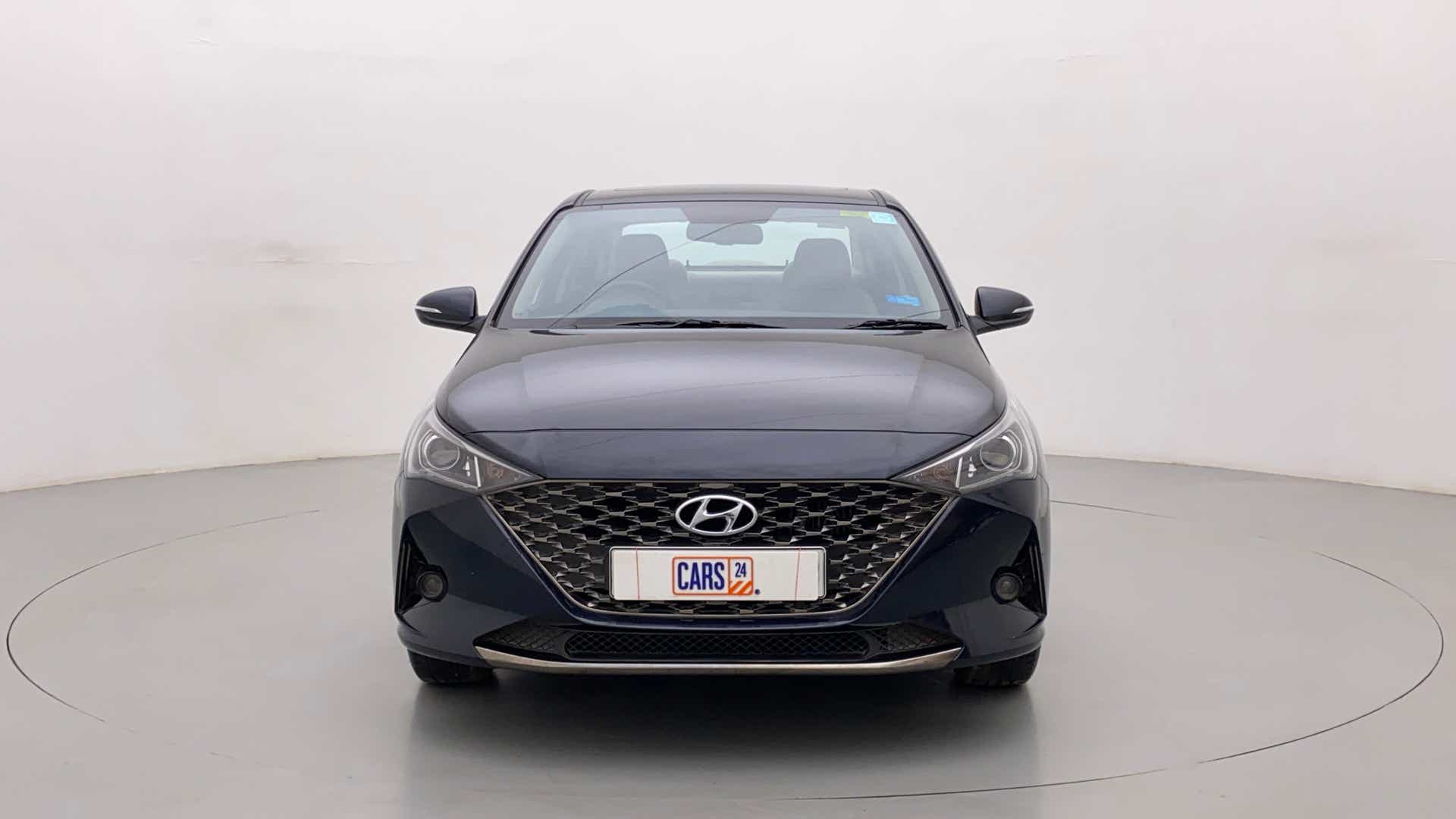 Front view of a Hyundai Verna