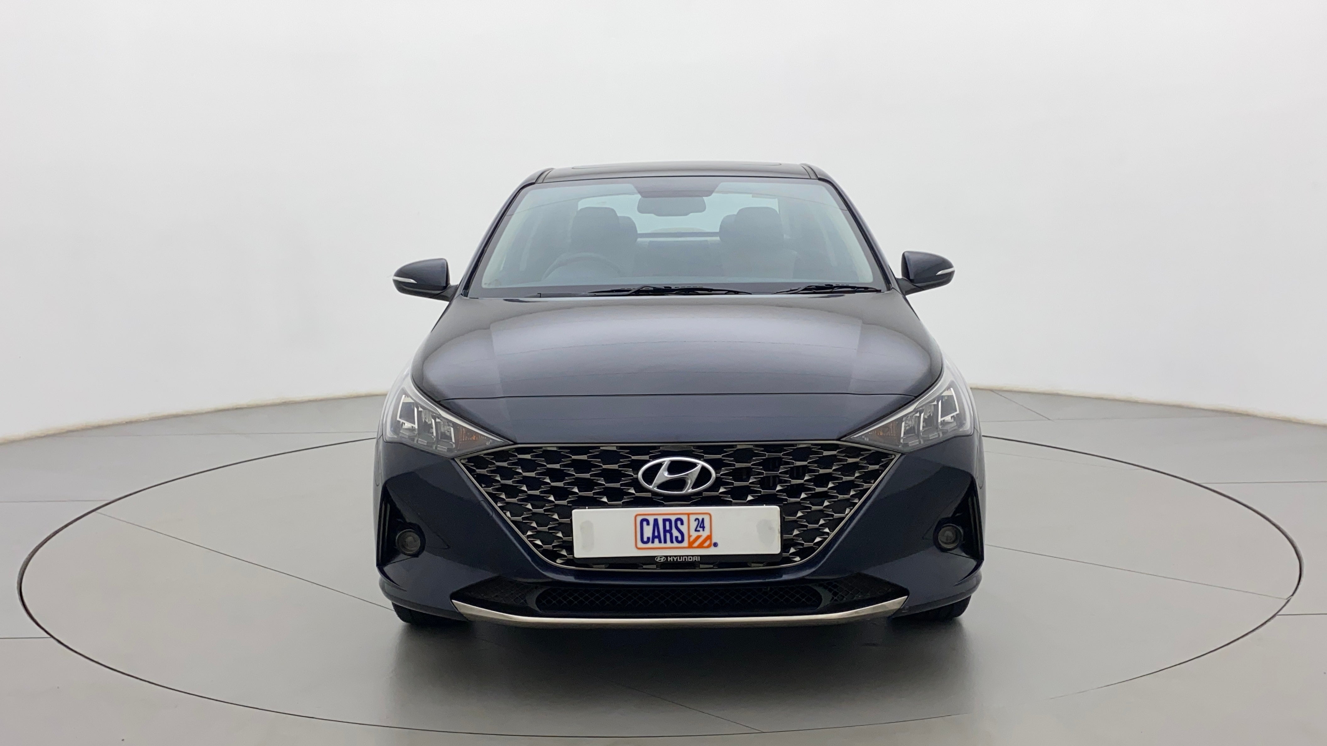 Front view of a Hyundai Verna