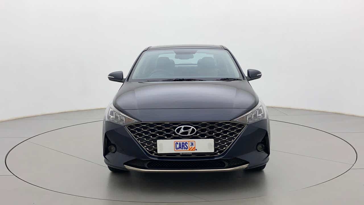 Front view of a Hyundai Verna