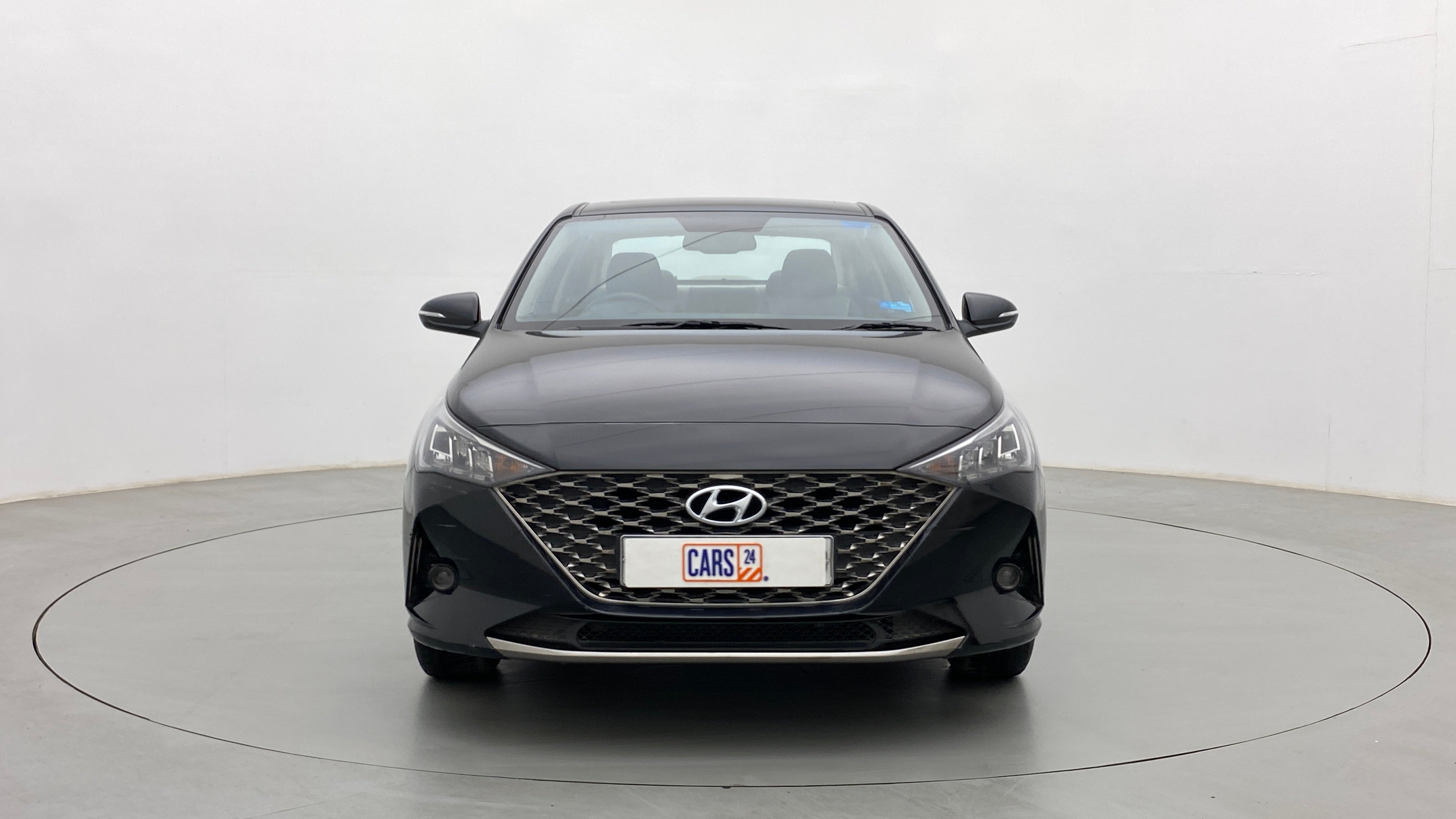 Front view of a Hyundai Verna
