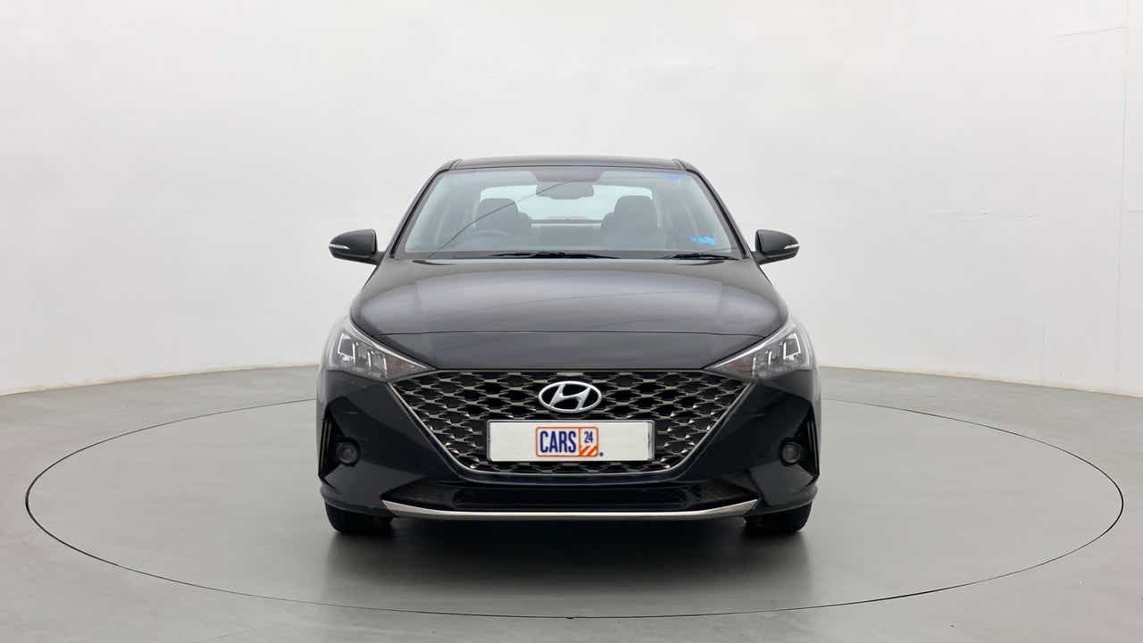 Front view of a Hyundai Verna