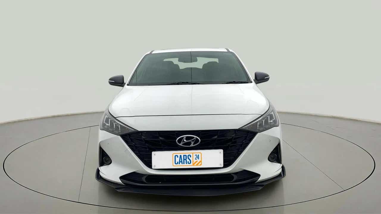 Front view of a Hyundai Verna