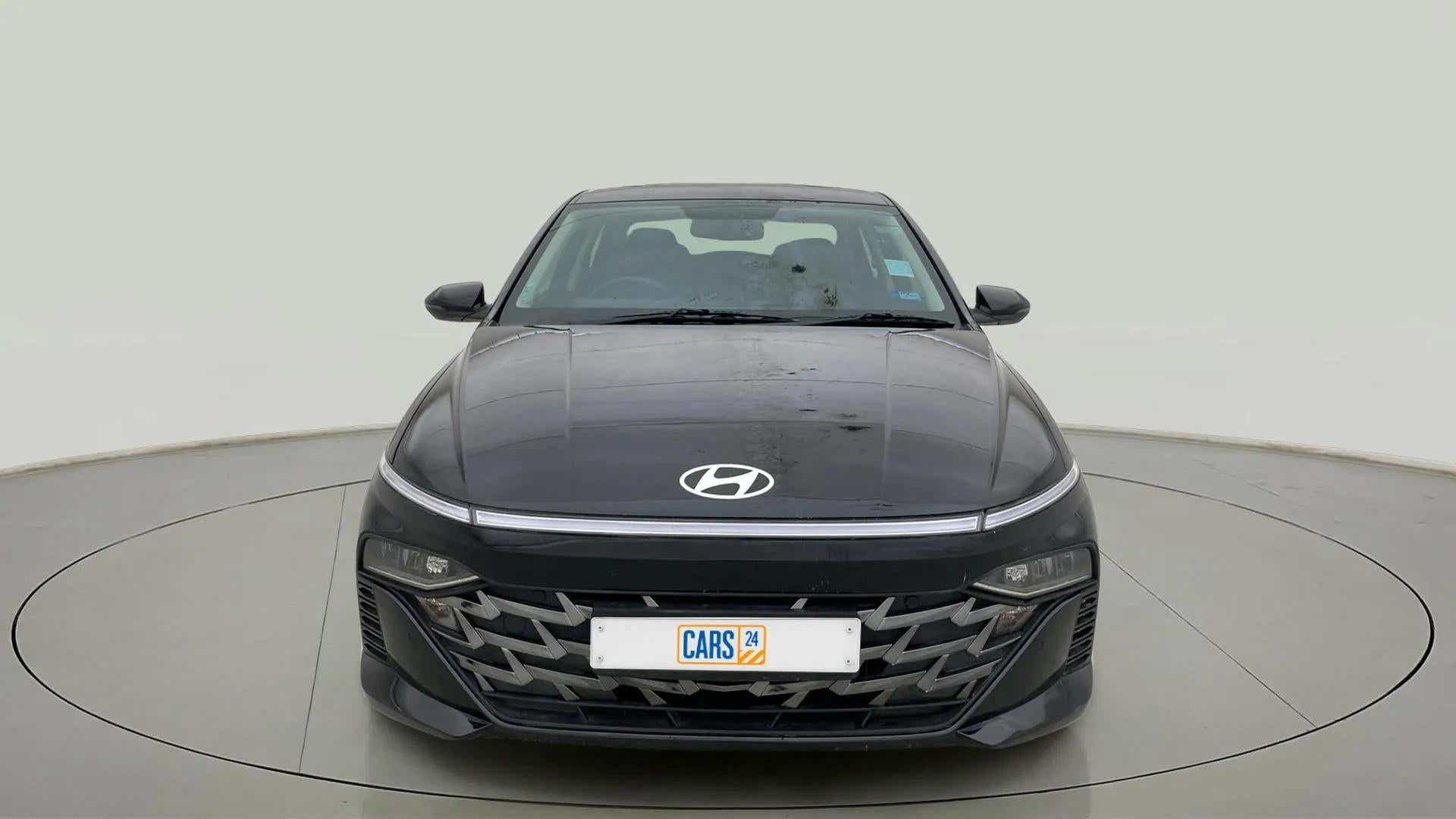 Front view of a Hyundai Verna