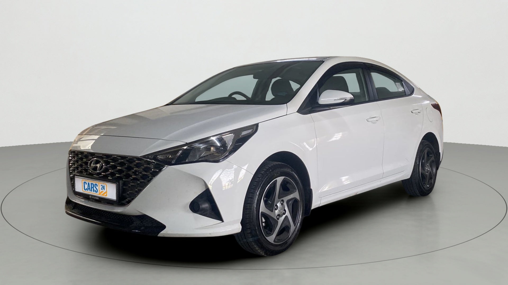 Front three-quarter view of a Hyundai Verna