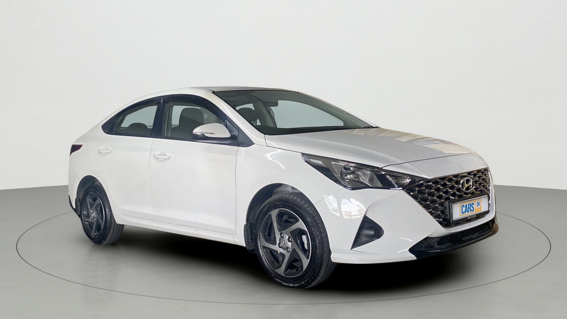 Front three-quarter view of a Hyundai Verna