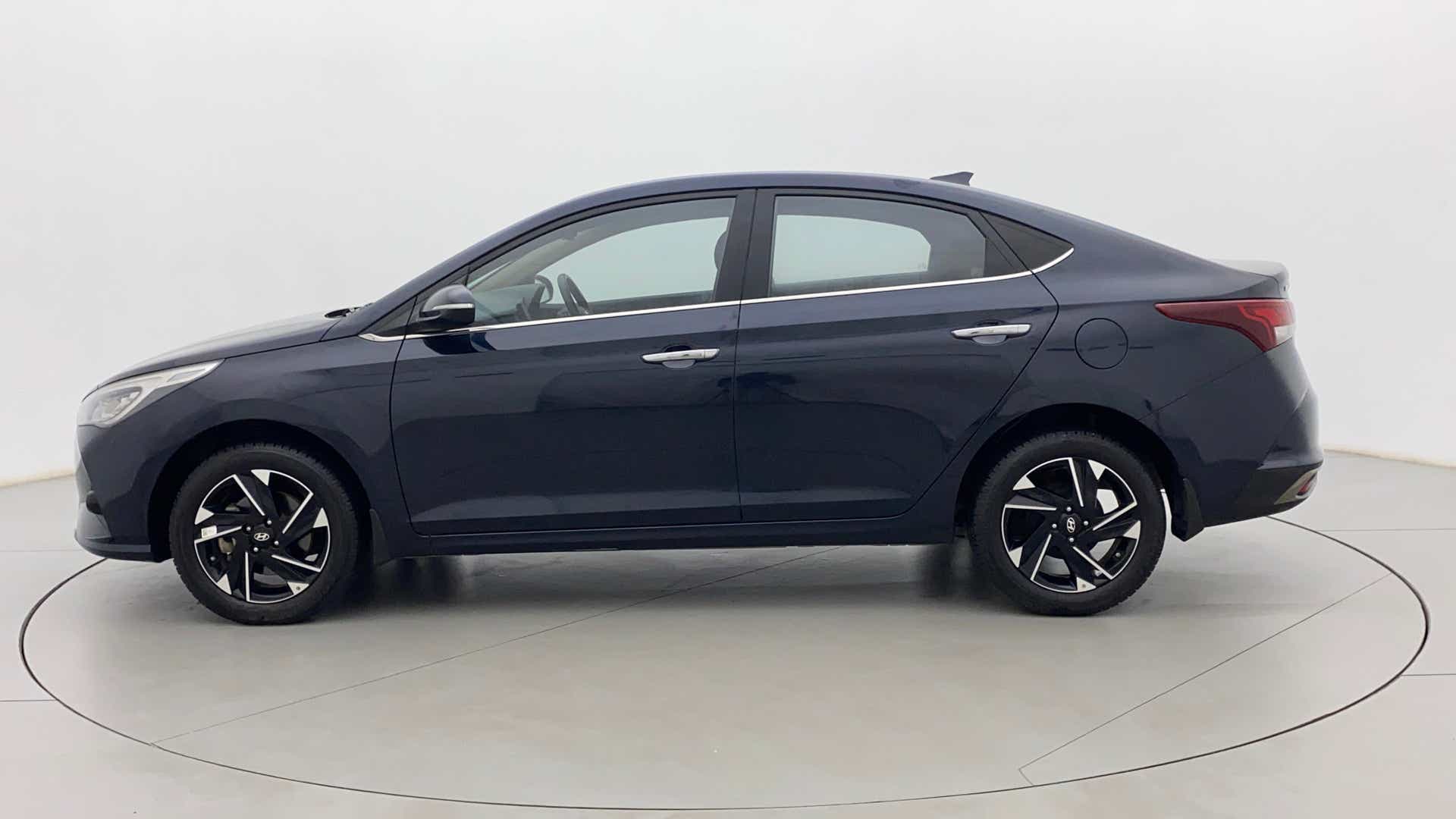 Side view of a Hyundai Verna