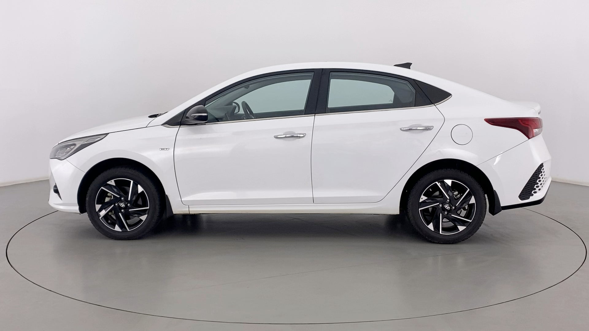 Side view of a Hyundai Verna