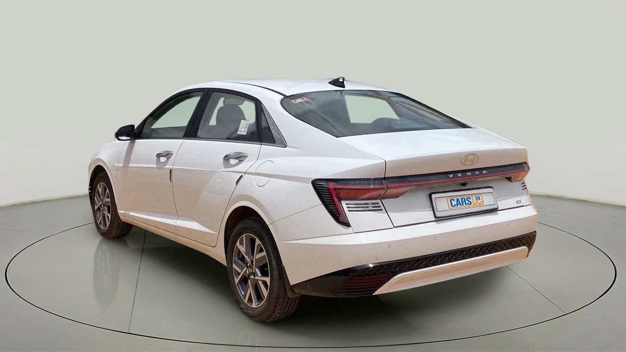 Rear three-quarter view of a Hyundai Verna