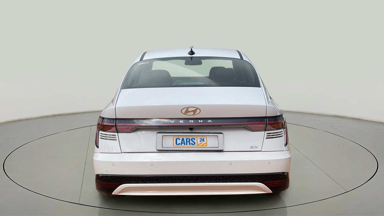 Rear view of a Hyundai Verna SX