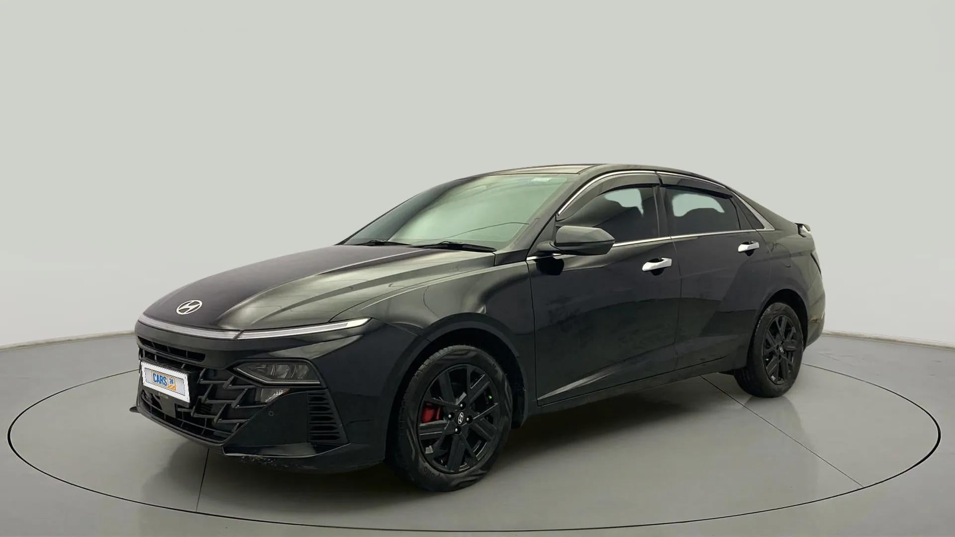 Front three-quarter view of a Hyundai Verna