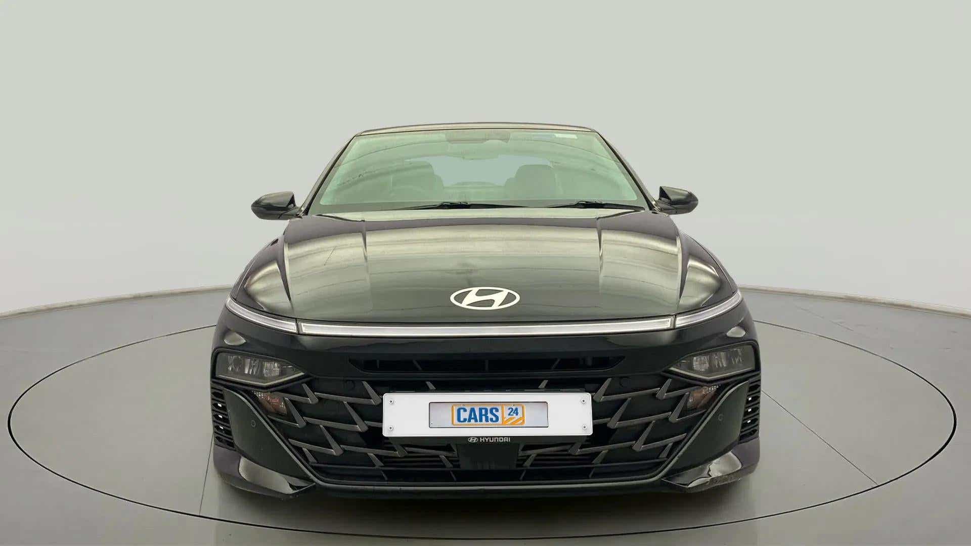 Front view of a Hyundai Verna