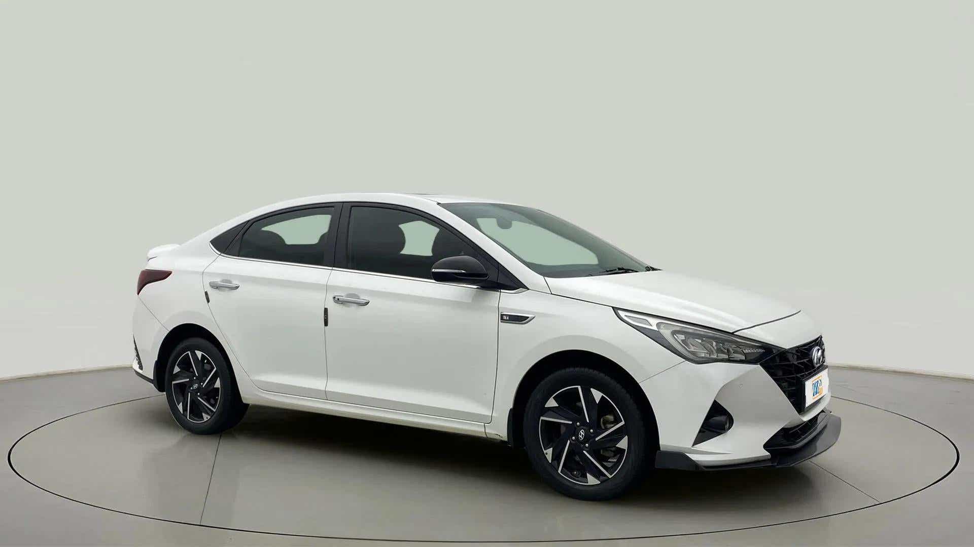 Front and side view of a Hyundai Verna