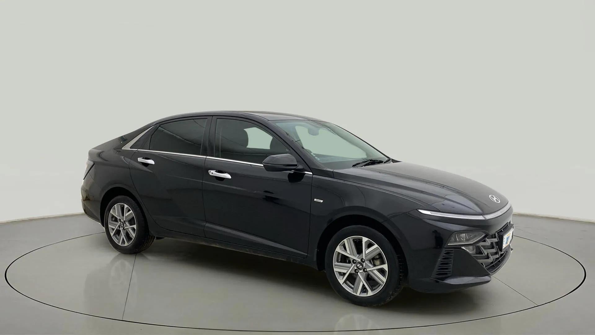 Front three-quarter view of a Hyundai Verna