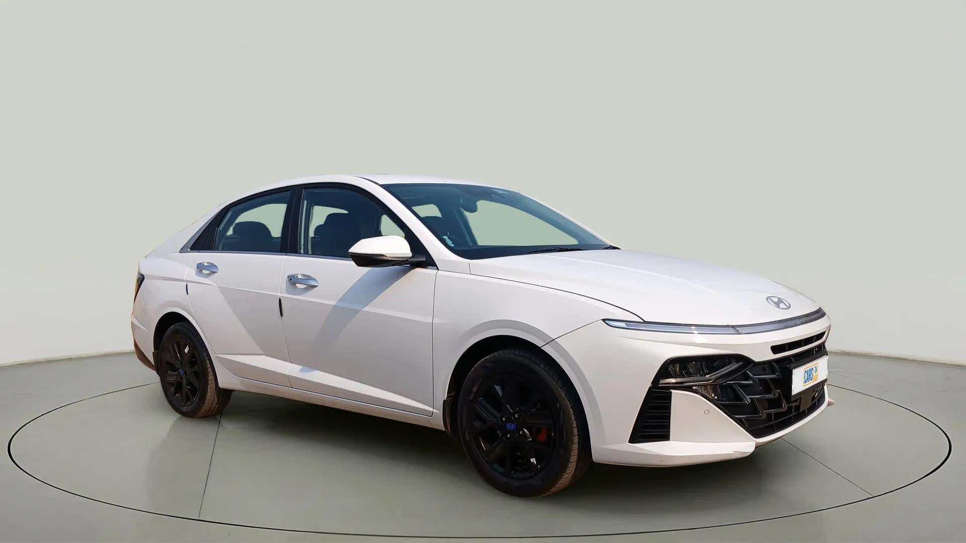 Front three-quarter view of a Hyundai Verna