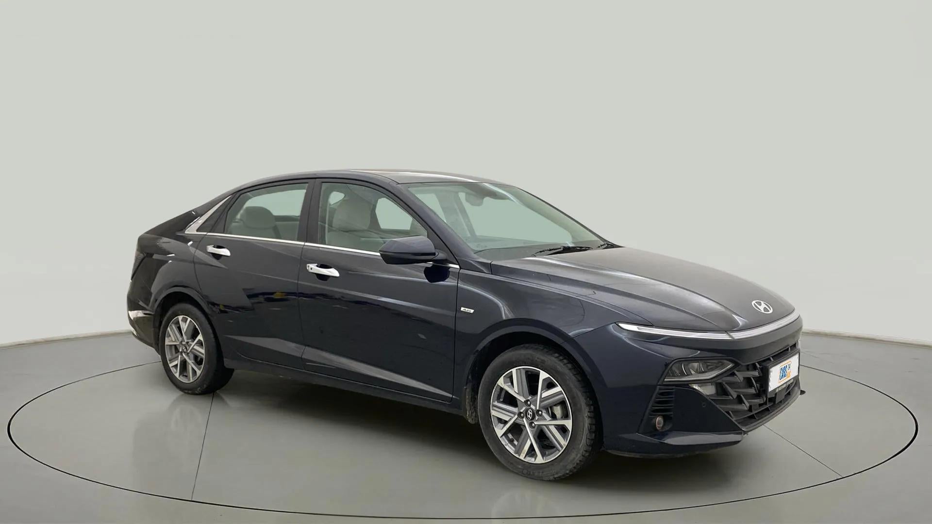 Front three-quarter view of a Hyundai Verna