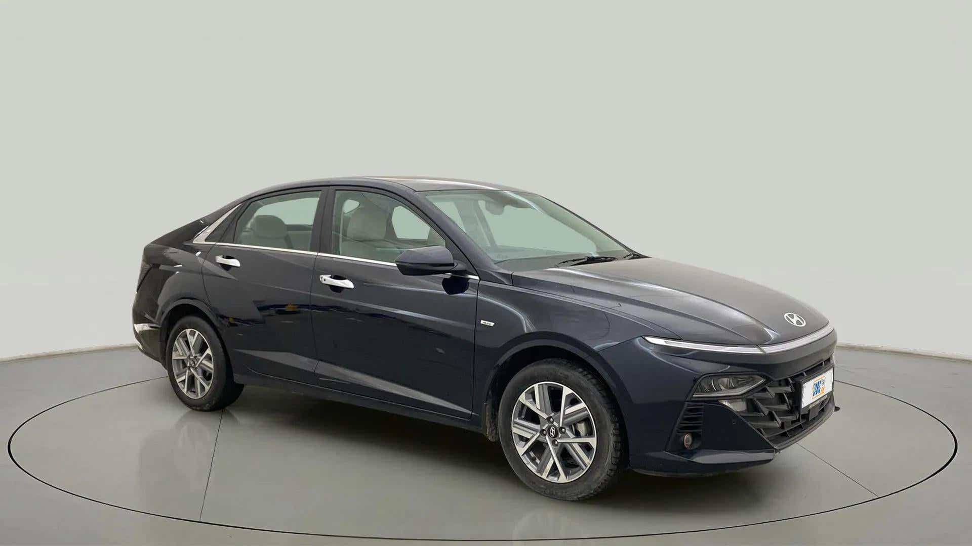 Front three-quarter view of a Hyundai Verna