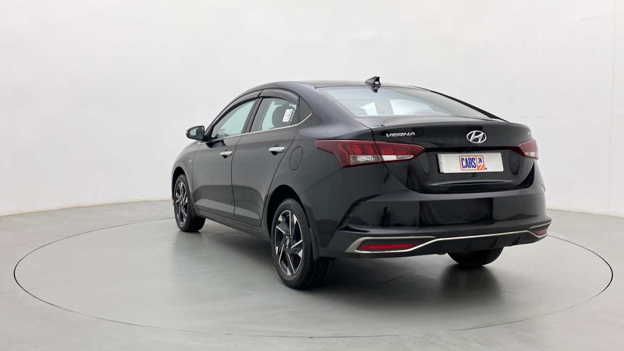 Rear three-quarter of a Hyundai Verna