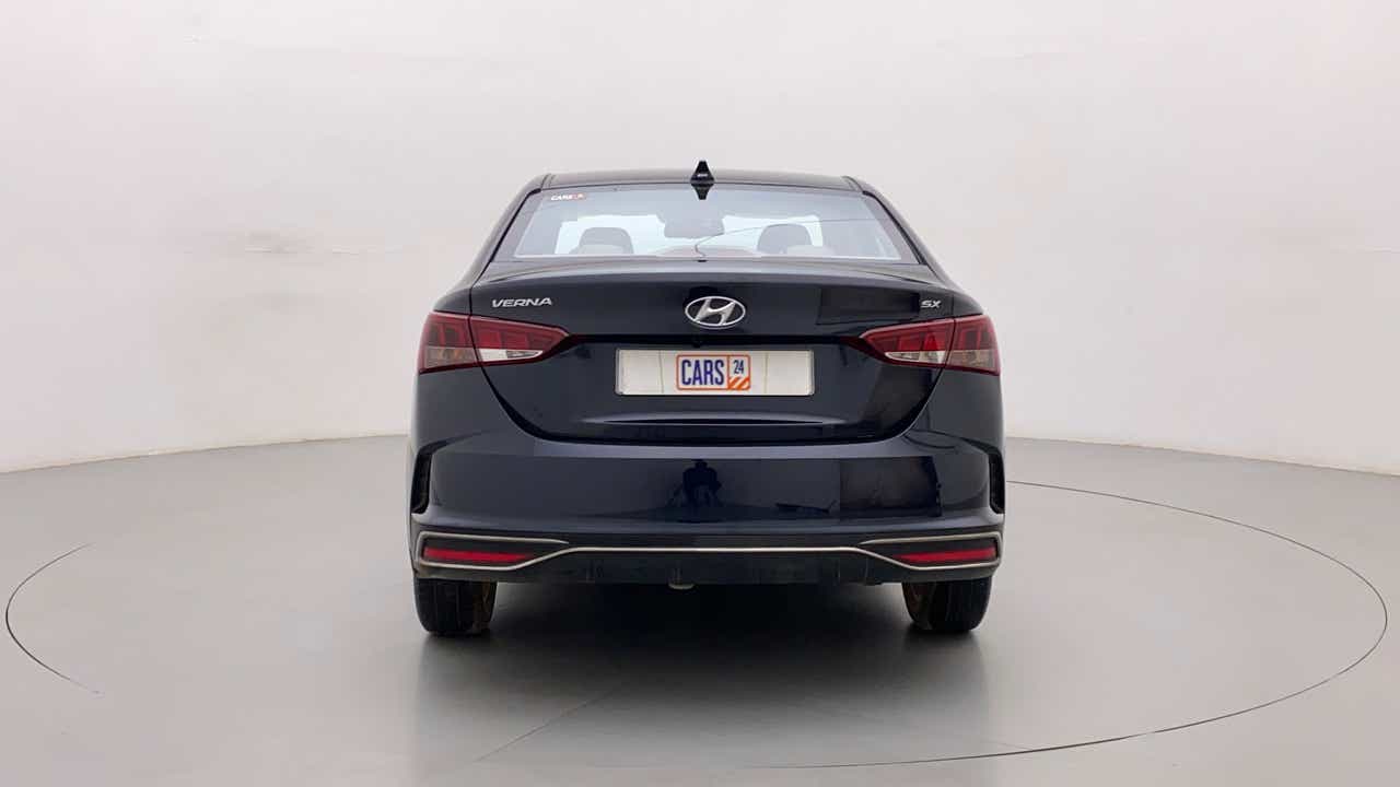 Rear view of a Hyundai Verna SX