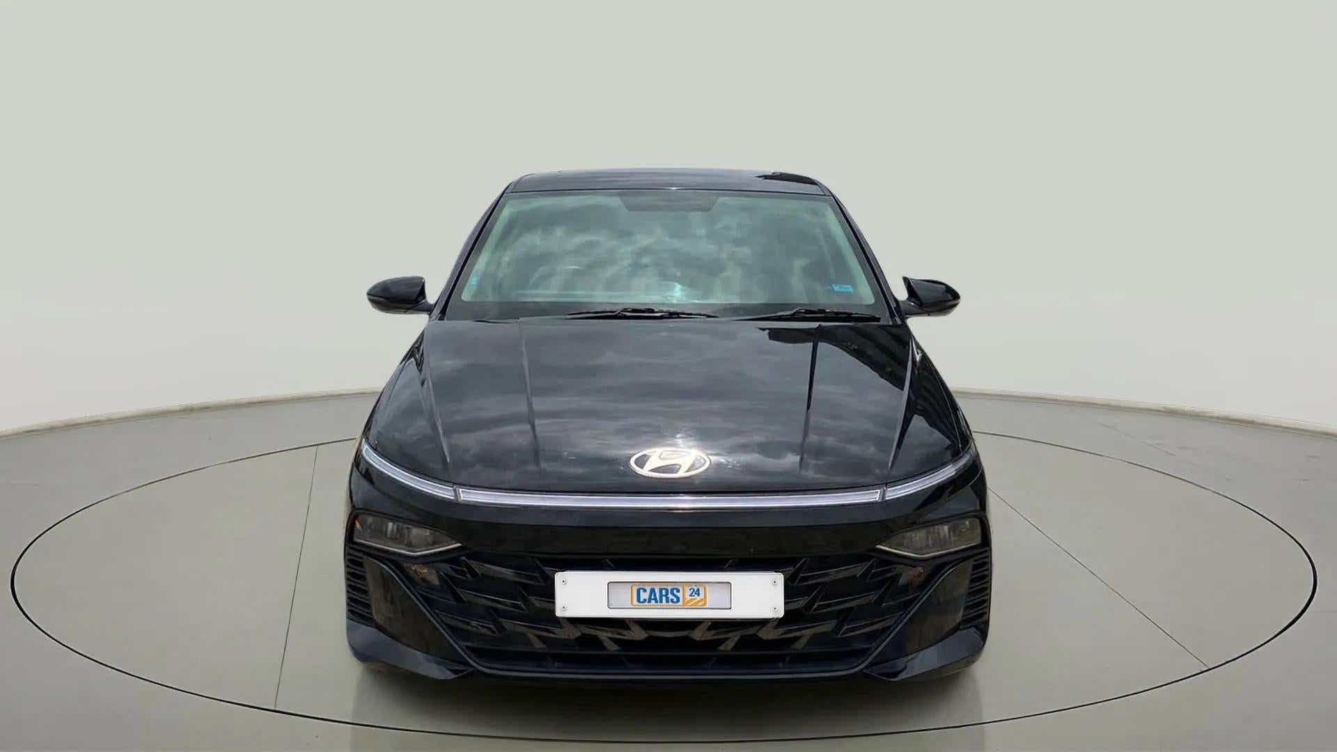 Front view of a Hyundai Verna