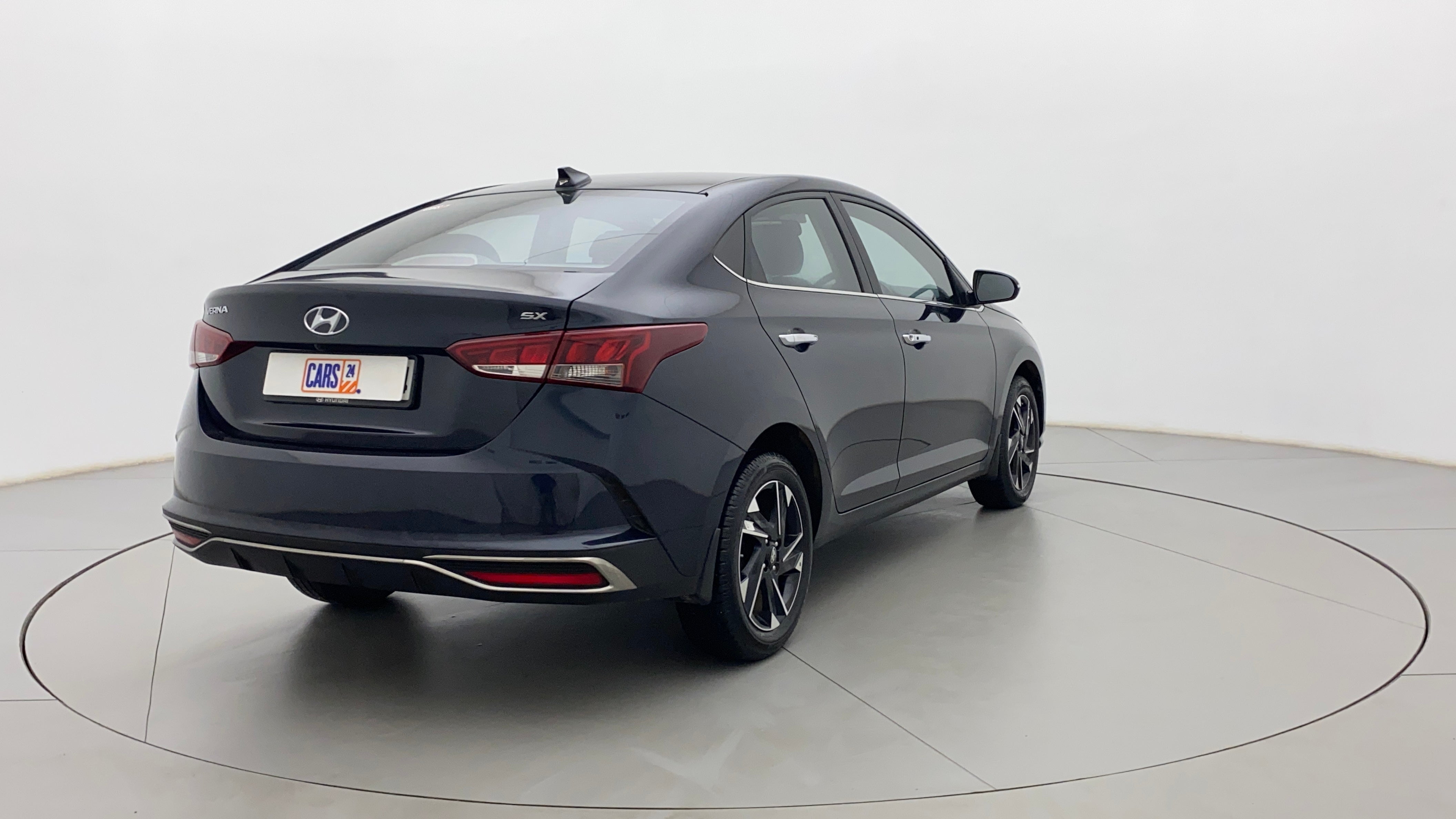 Rear three-quarter of a Hyundai Verna SX