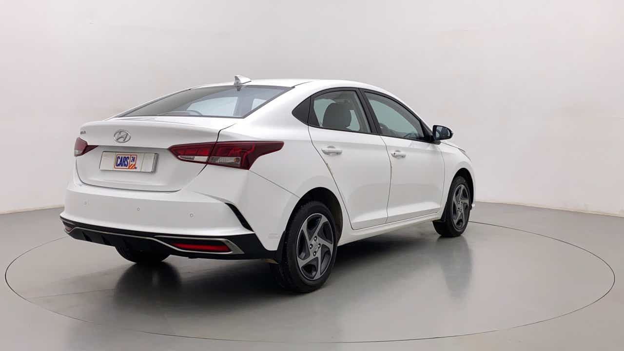Rear three-quarter view of a Hyundai Verna