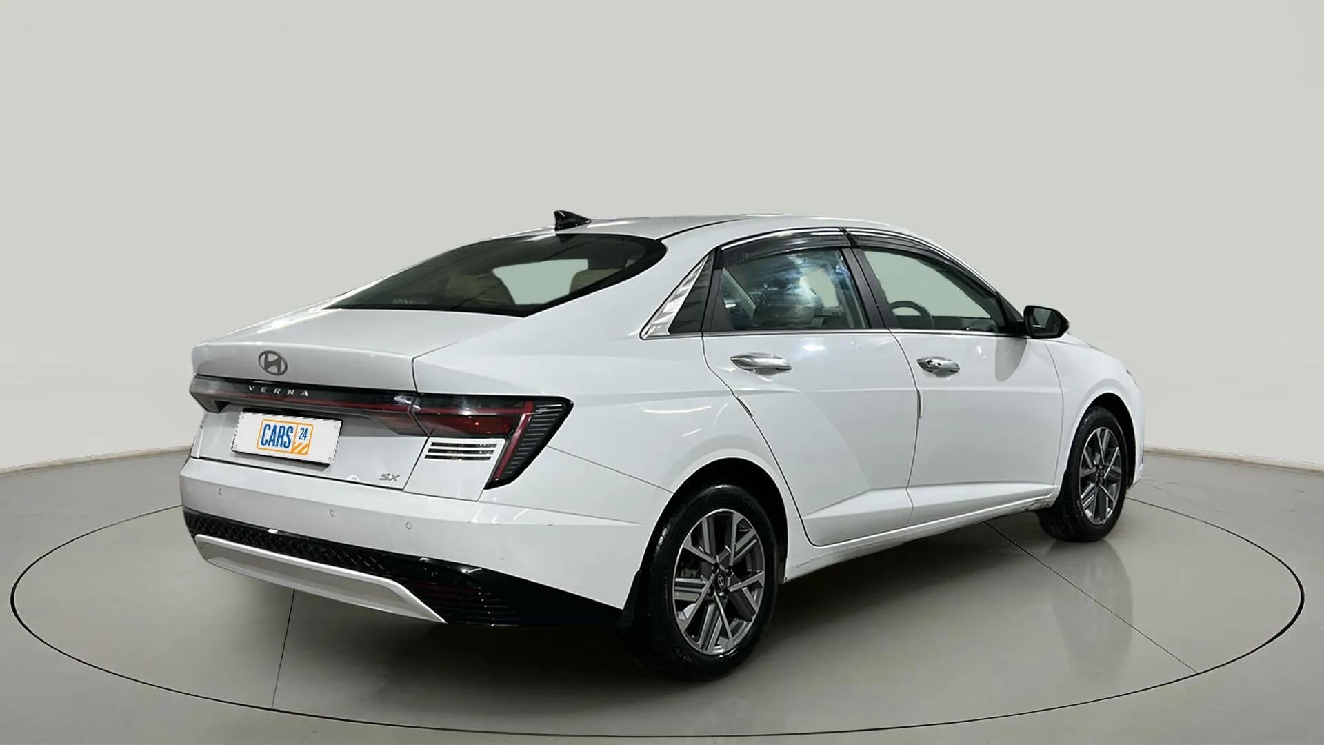 Rear three-quarter view of a Hyundai Verna SX