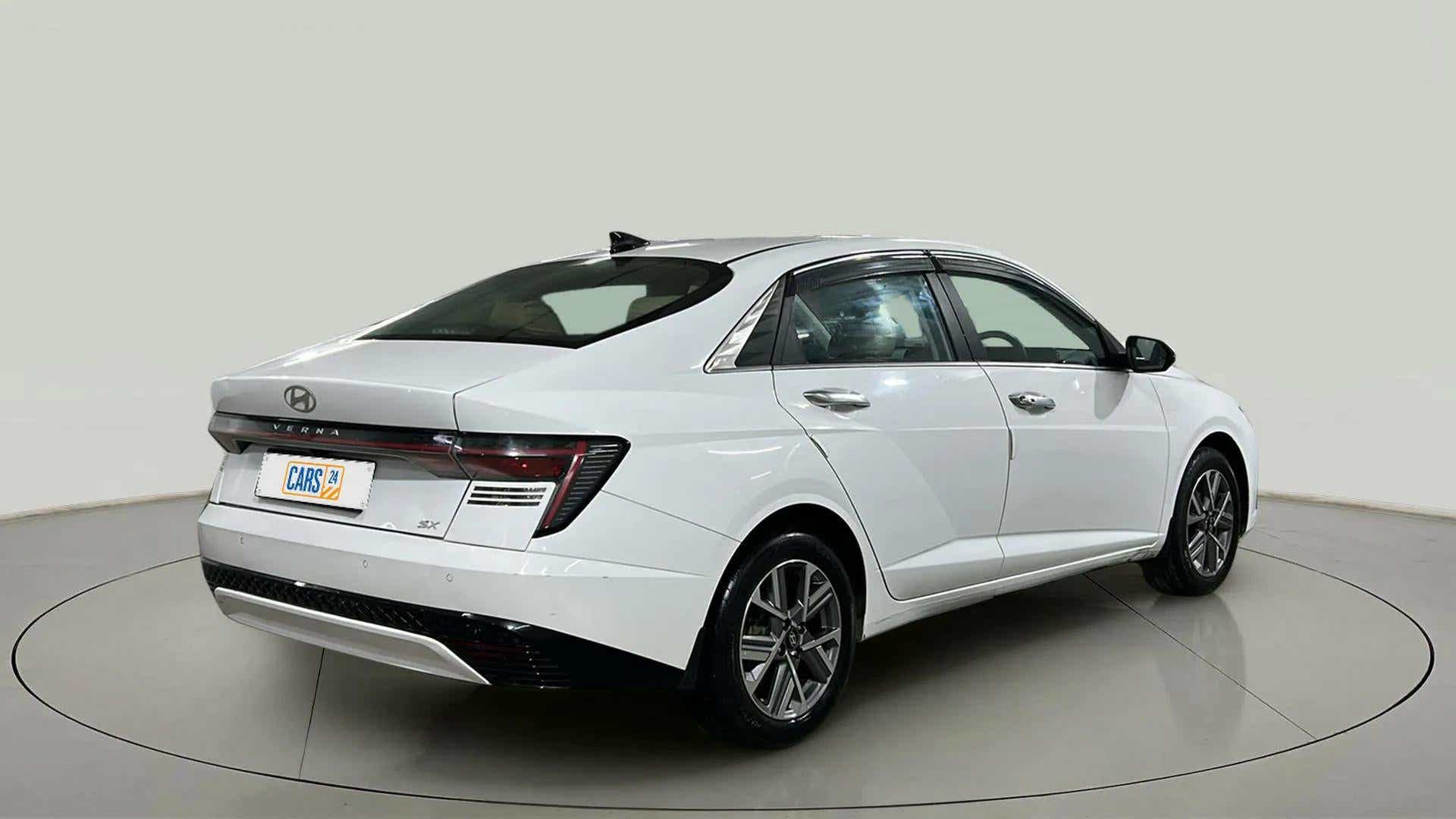 Rear three-quarter view of a Hyundai Verna SX