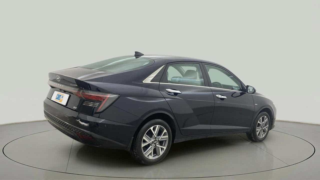 Rear three-quarter view of a Hyundai Verna SX