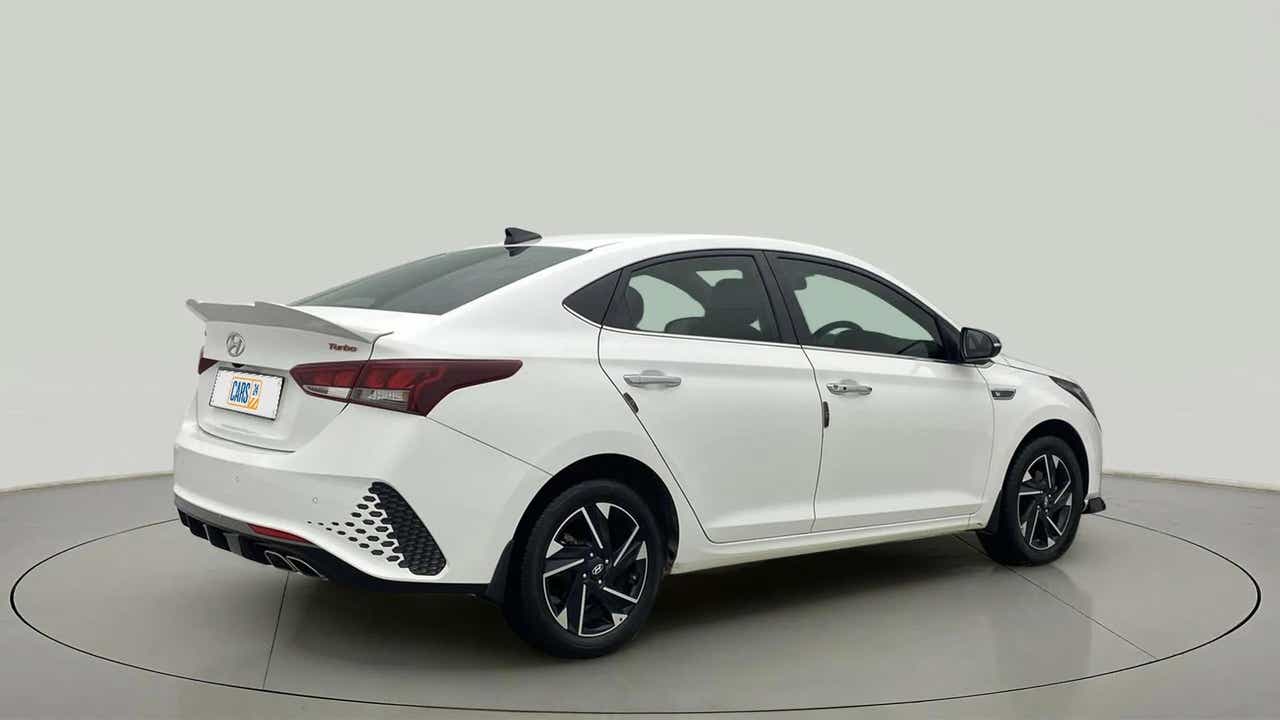 Rear three-quarter of a Hyundai Verna