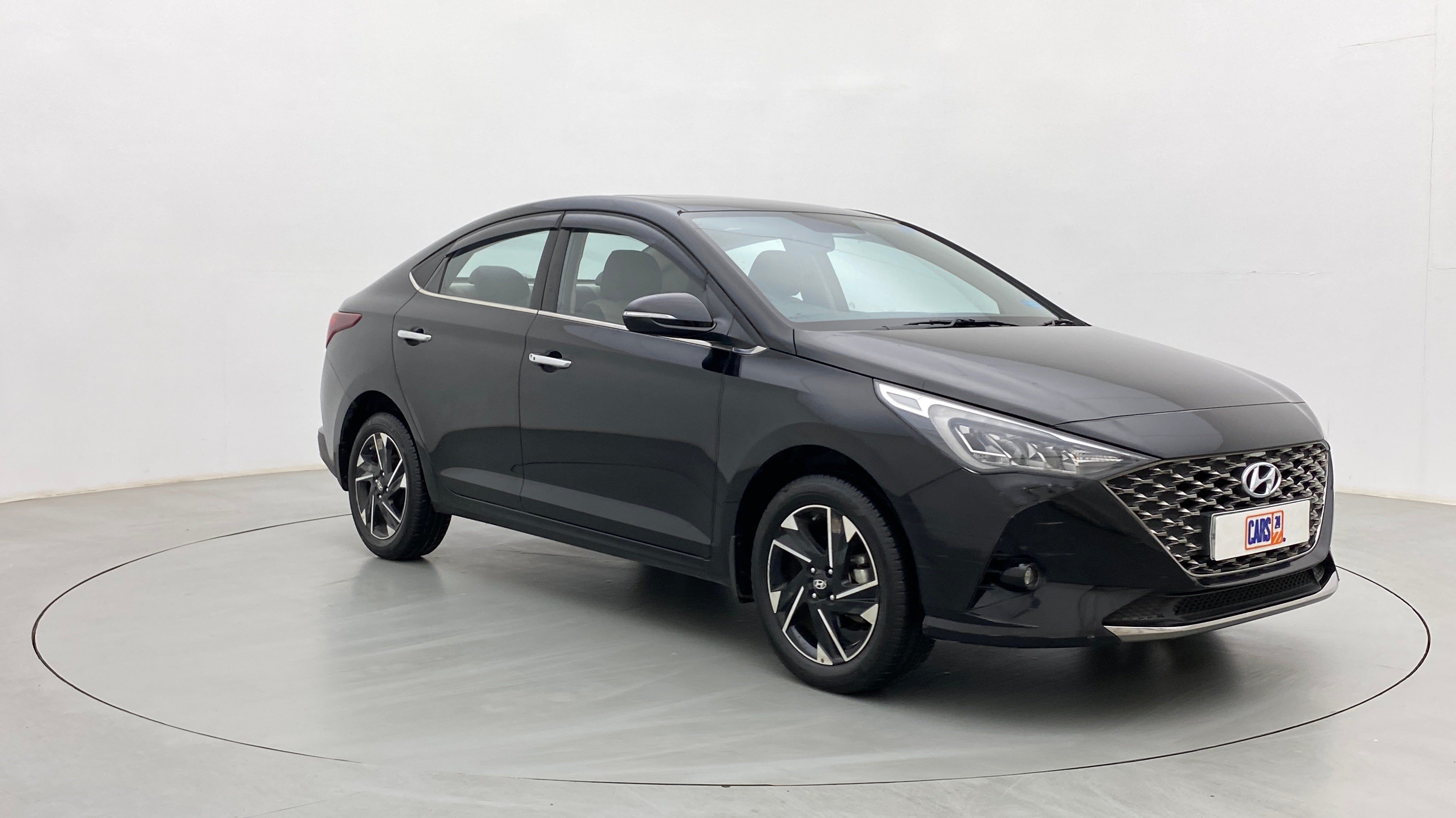 Front three-quarter view of a Hyundai Verna