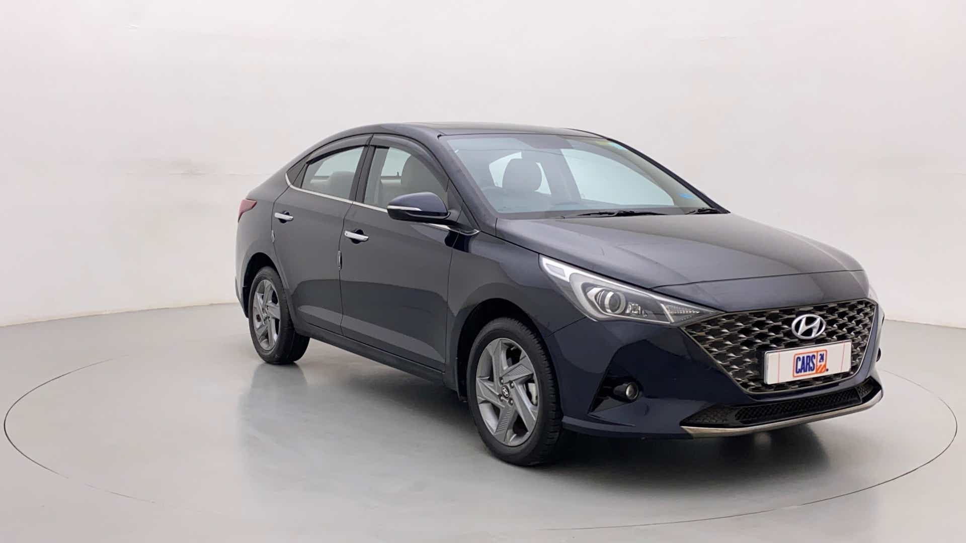 Front three-quarter view of a Hyundai Verna