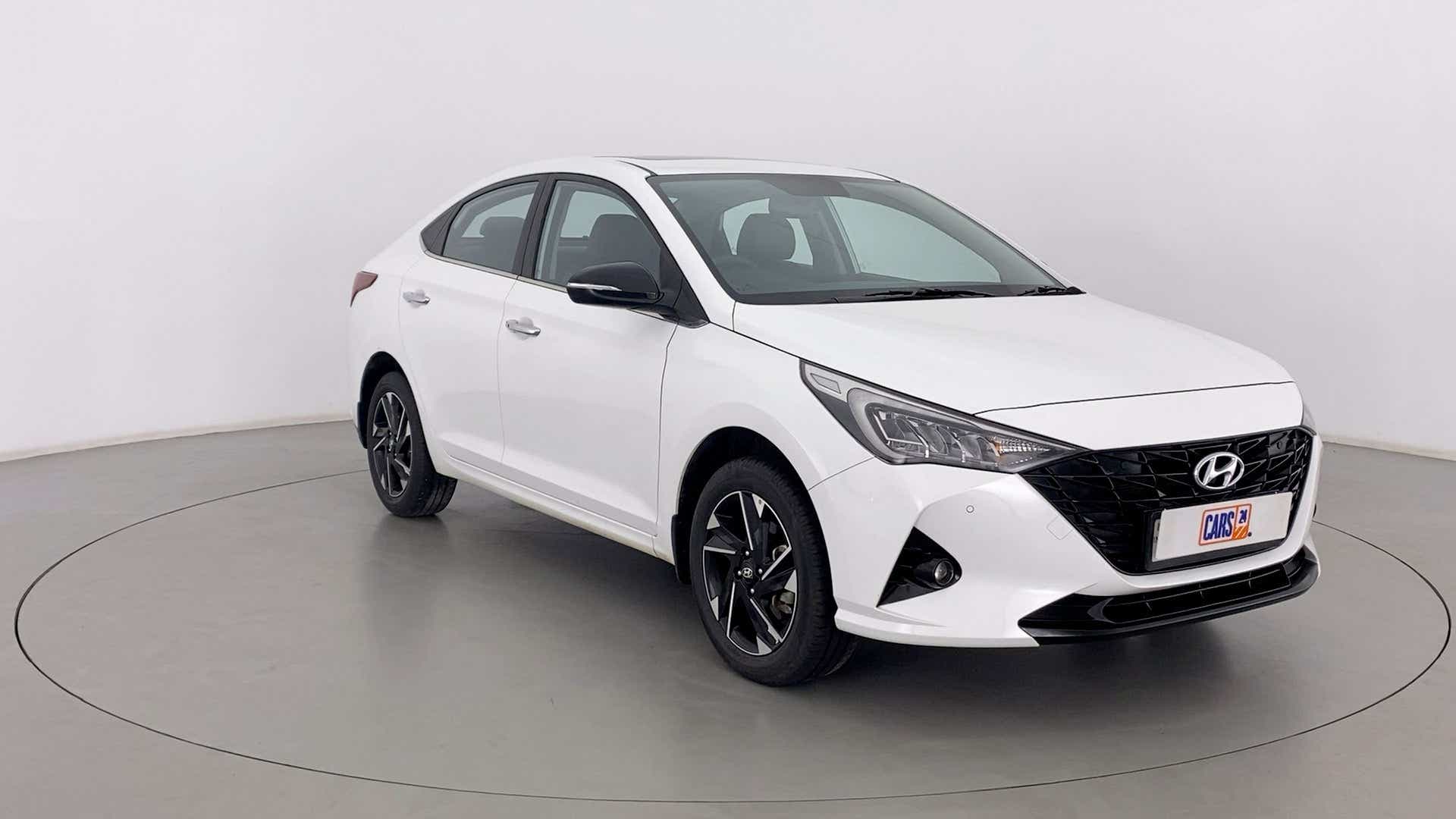 Front three-quarter view of a Hyundai Verna