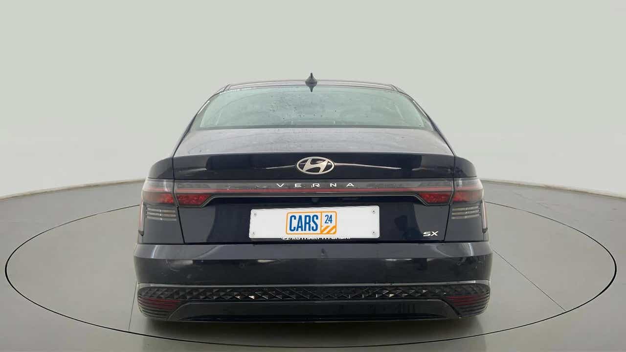 Rear view of a Hyundai Verna SX