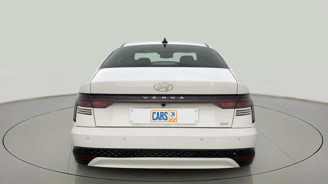 Rear view of a Hyundai Verna SX