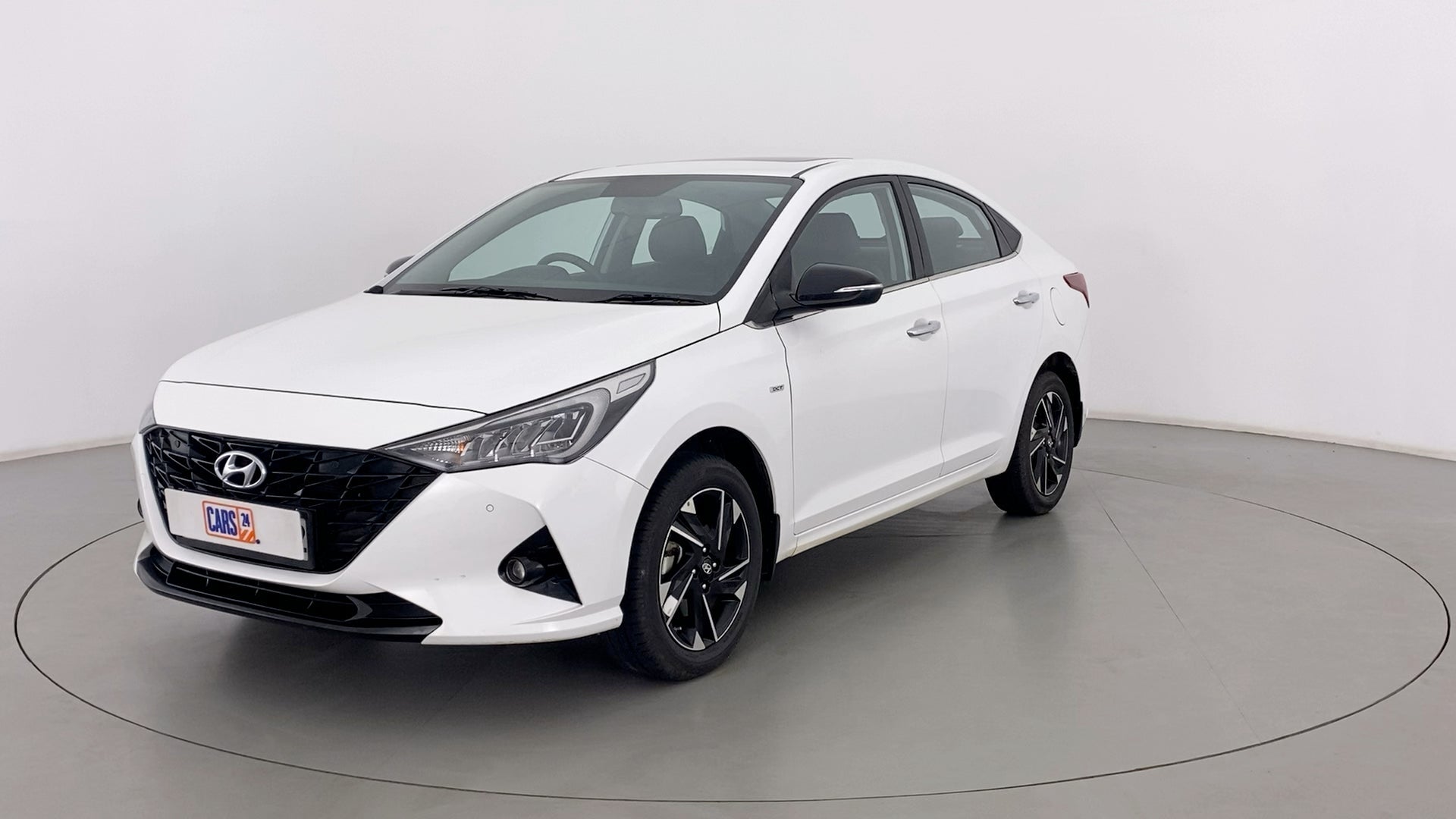 Front three-quarter view of a Hyundai Verna