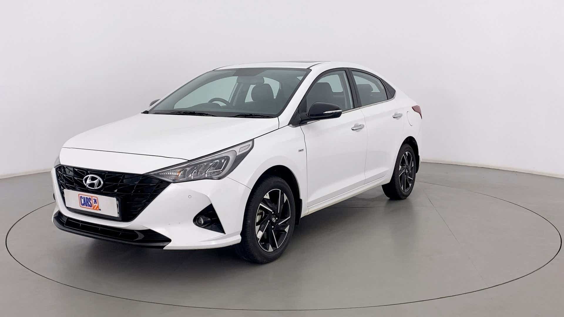 Front three-quarter view of a Hyundai Verna