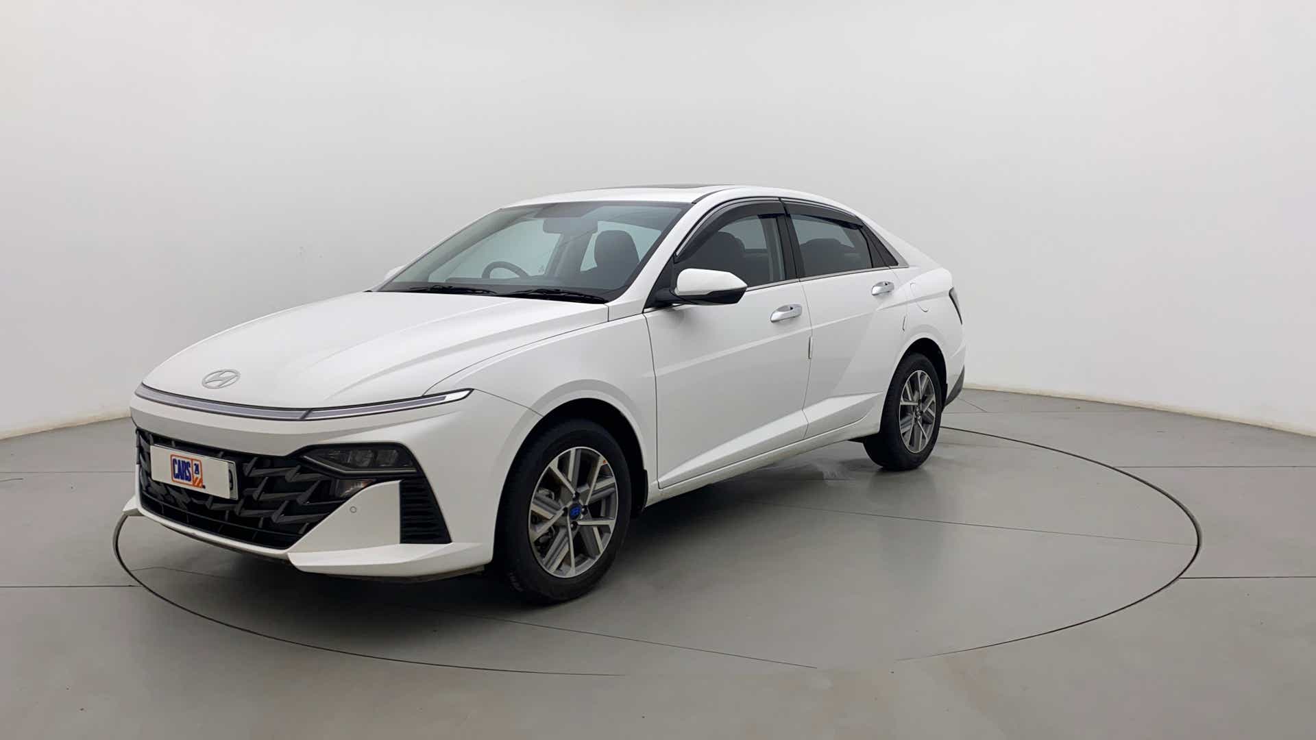 Front three-quarter view of a Hyundai Verna