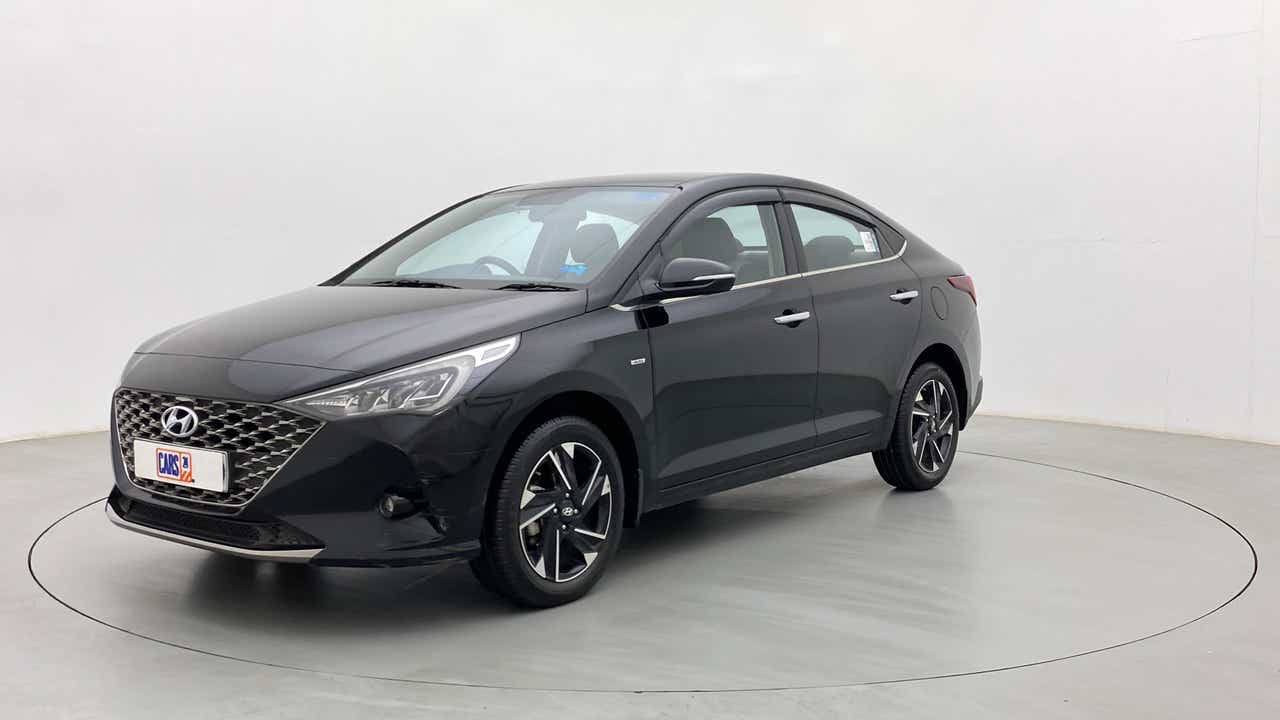 Front three-quarter view of a Hyundai Verna