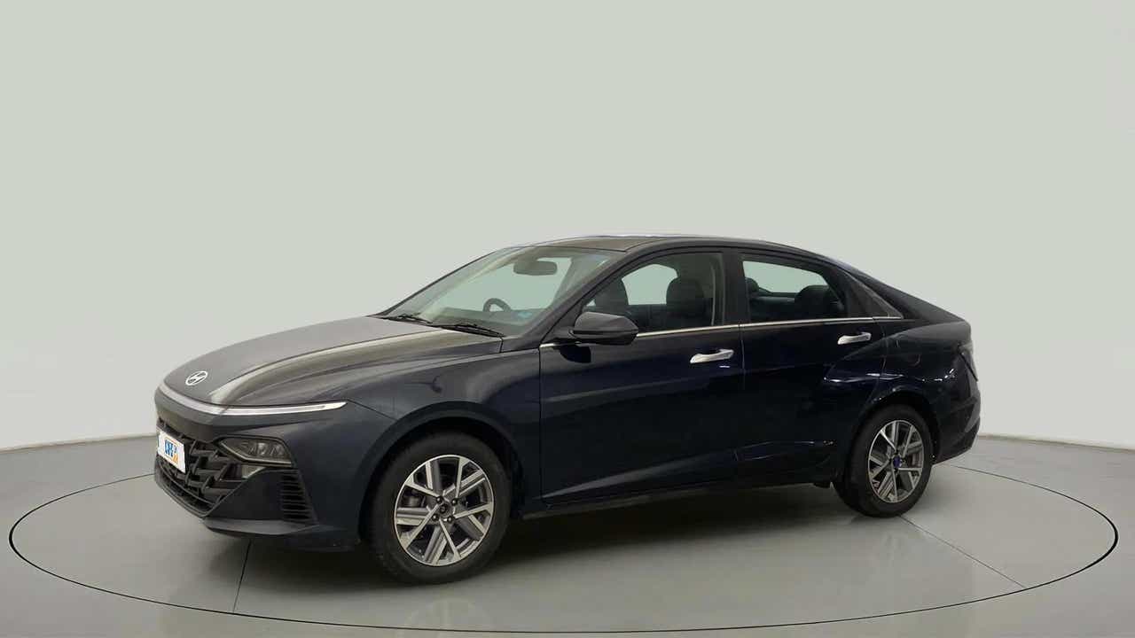 Front three-quarter view of a Hyundai Verna