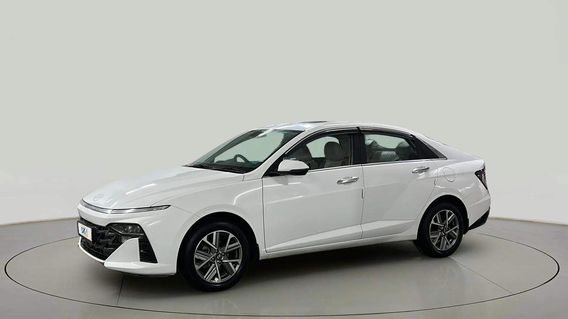 Side view of a Hyundai Verna