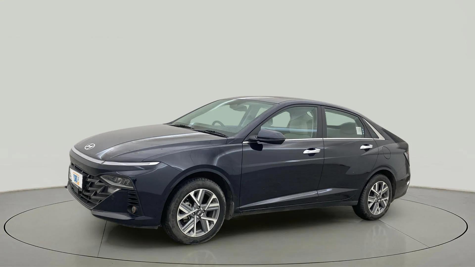 Front three-quarter view of a Hyundai Verna