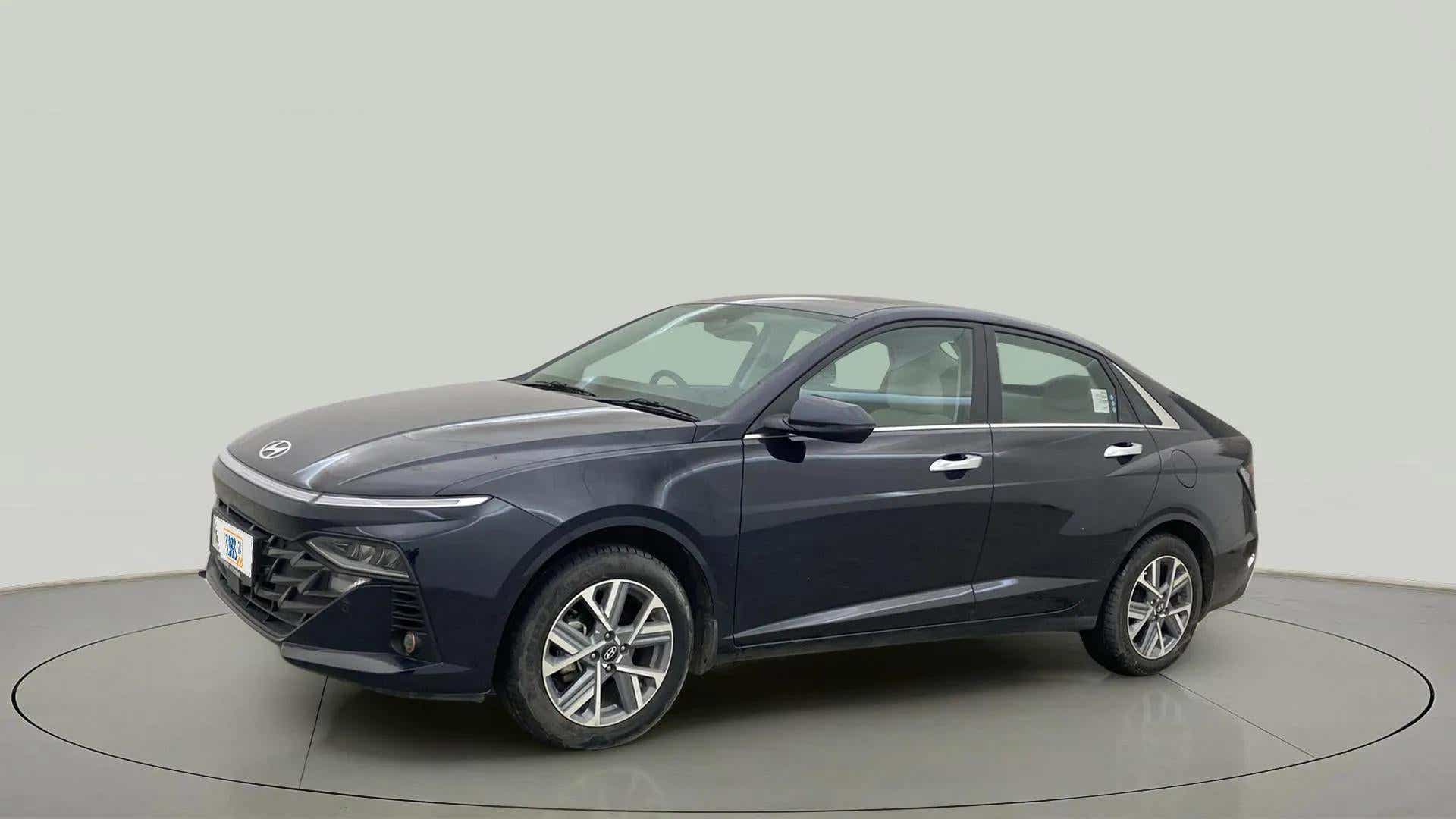 Front three-quarter view of a Hyundai Verna