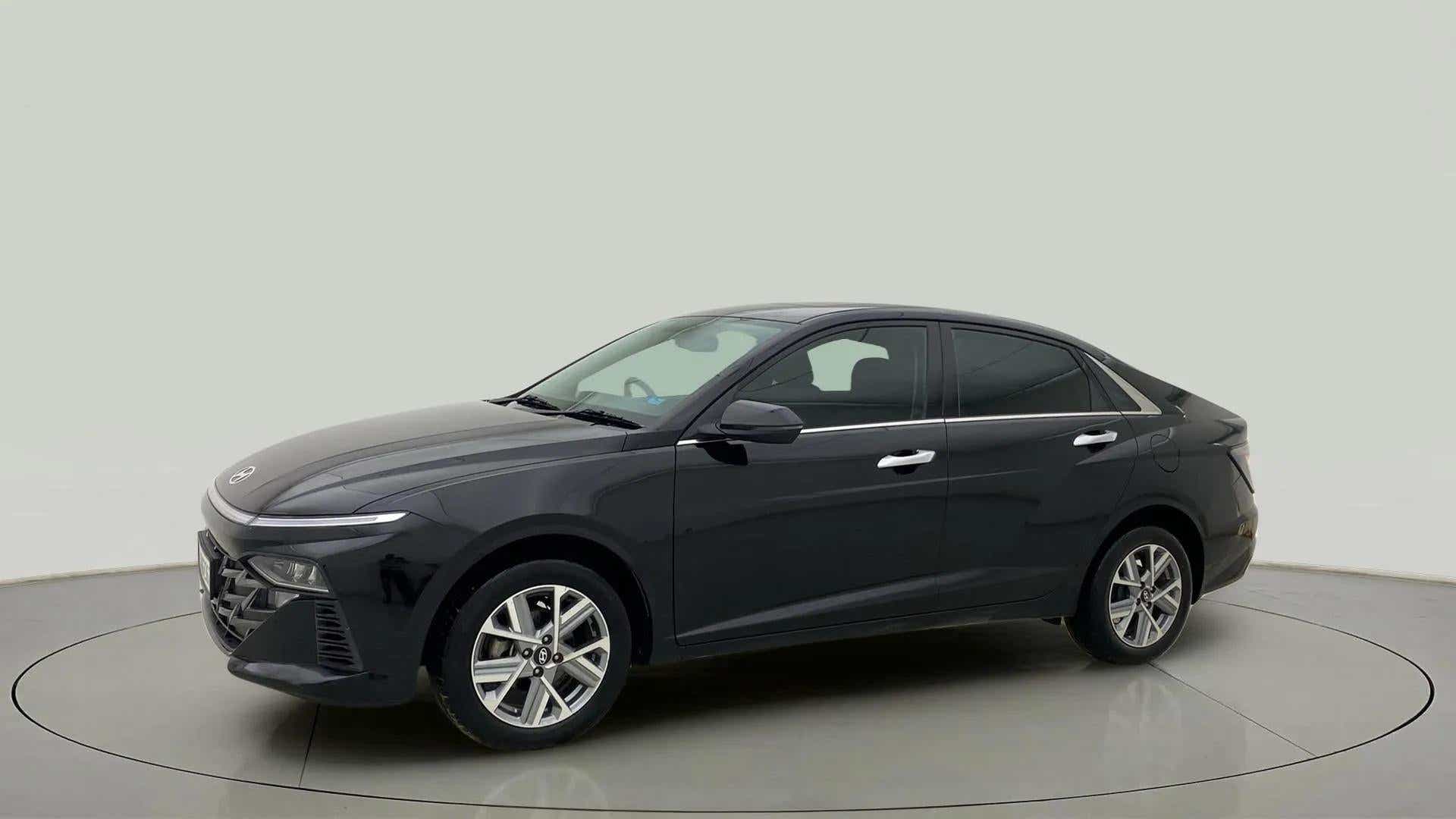 Side view of a Hyundai Verna